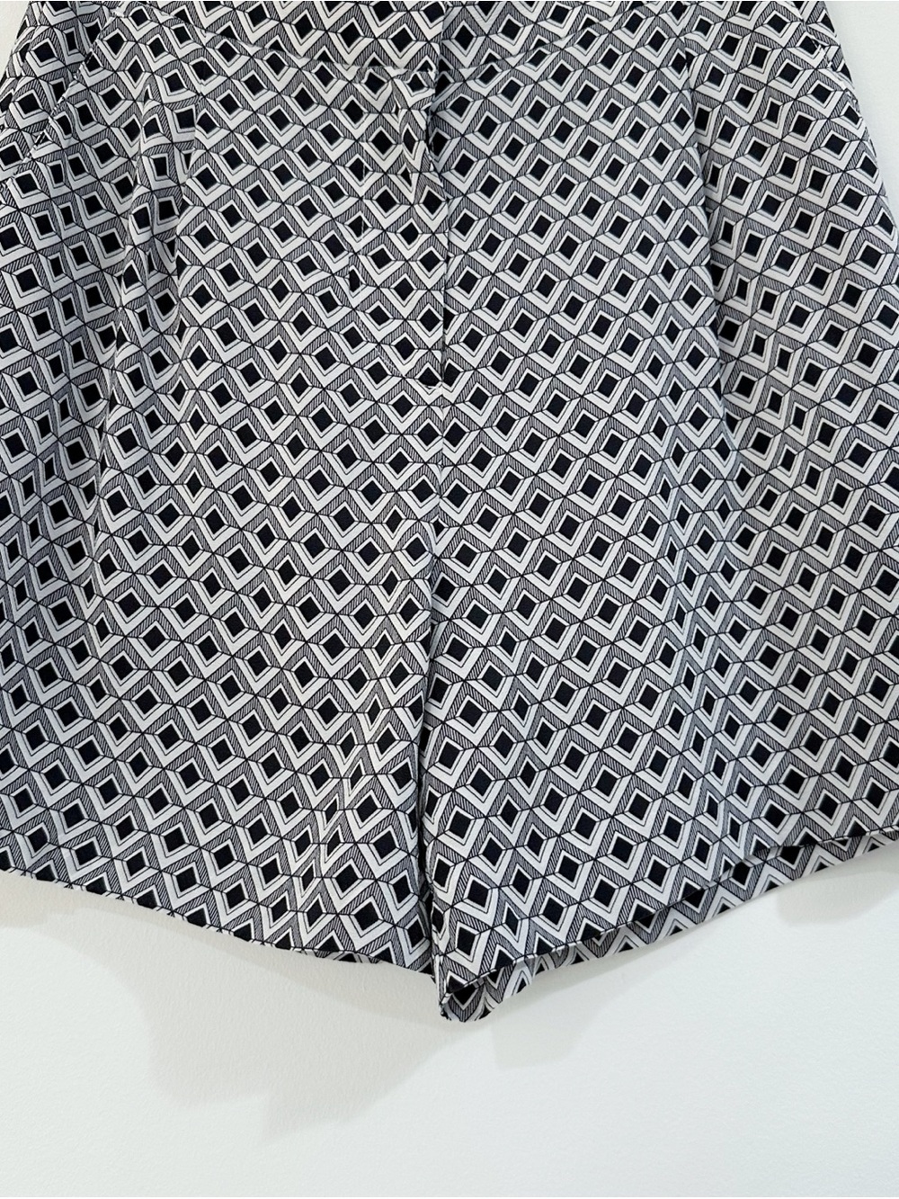 NWT Reiss Geometric Silk Shorts Size 6 - Picture 4 of 7